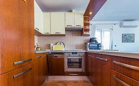 Adriano 2Br Apartment With Terrace